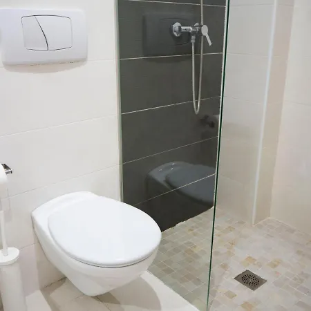 Residencia מלון דירות